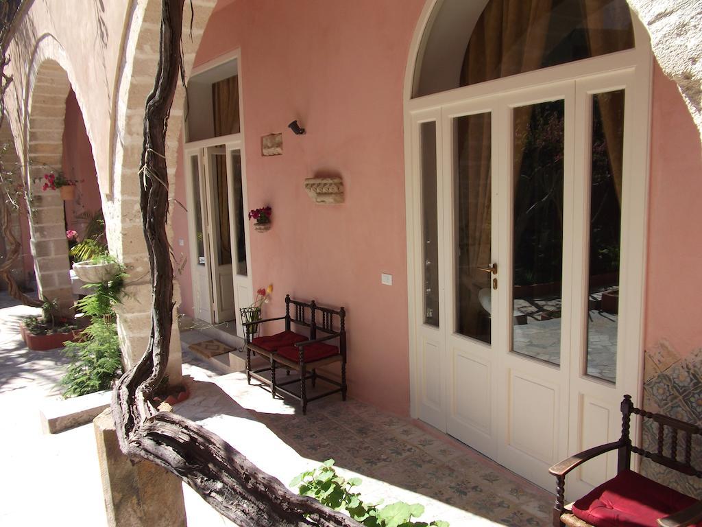 Antica Corte Delle Ninfee, Historical Private Villa Trapani Room photo