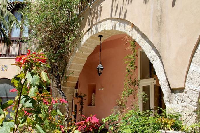 Antica Corte Delle Ninfee, Historical Private Villa Trapani Exterior photo